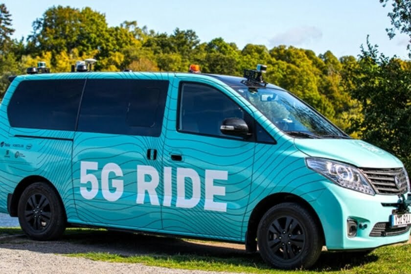 5G autonomous electric vehicle